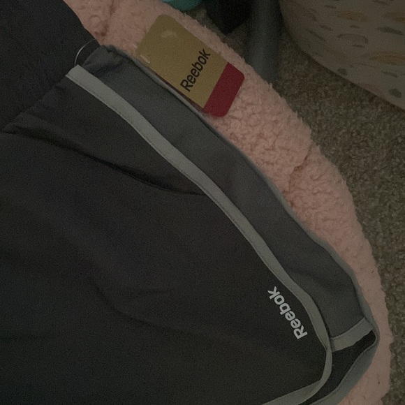 Size XL, Reebok shorts - Picture 3 of 3